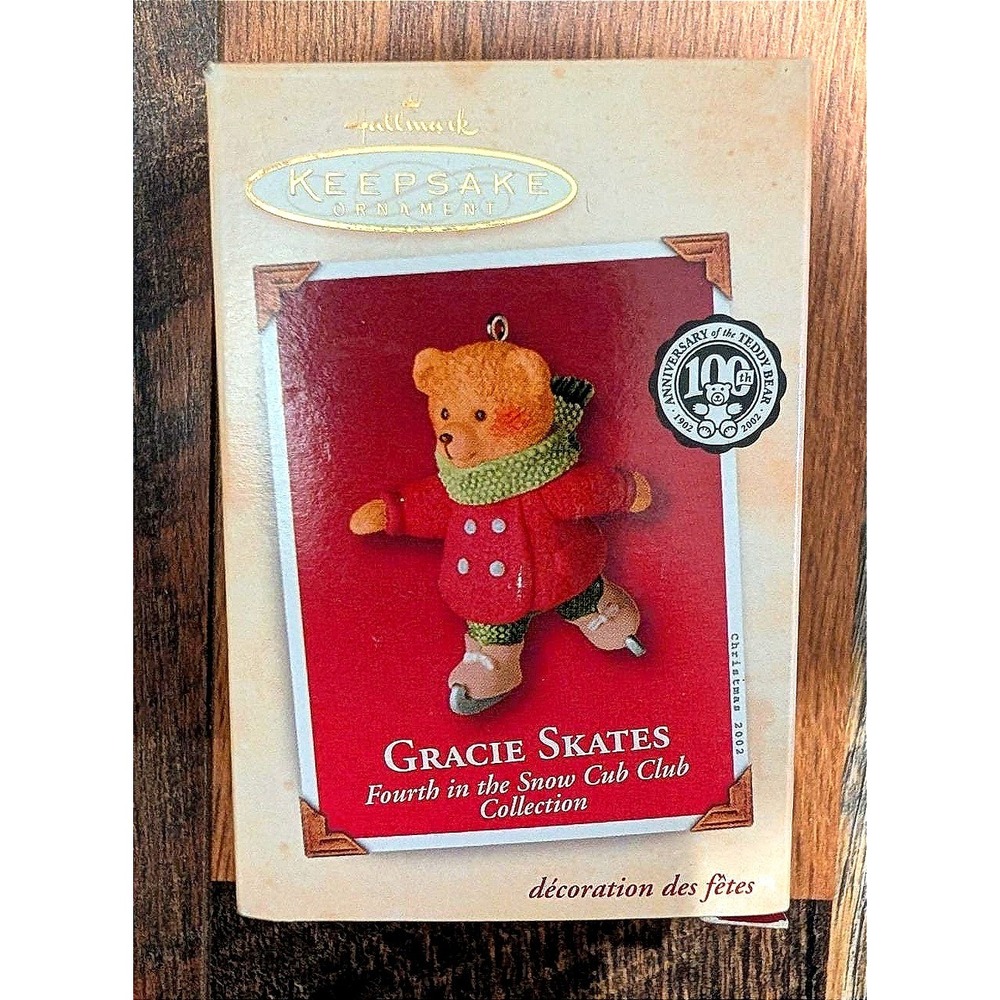 Hallmark Keepsake 2002 Gracie Skates Ornament Snow Cub Club Teddy Bear Ed Seale